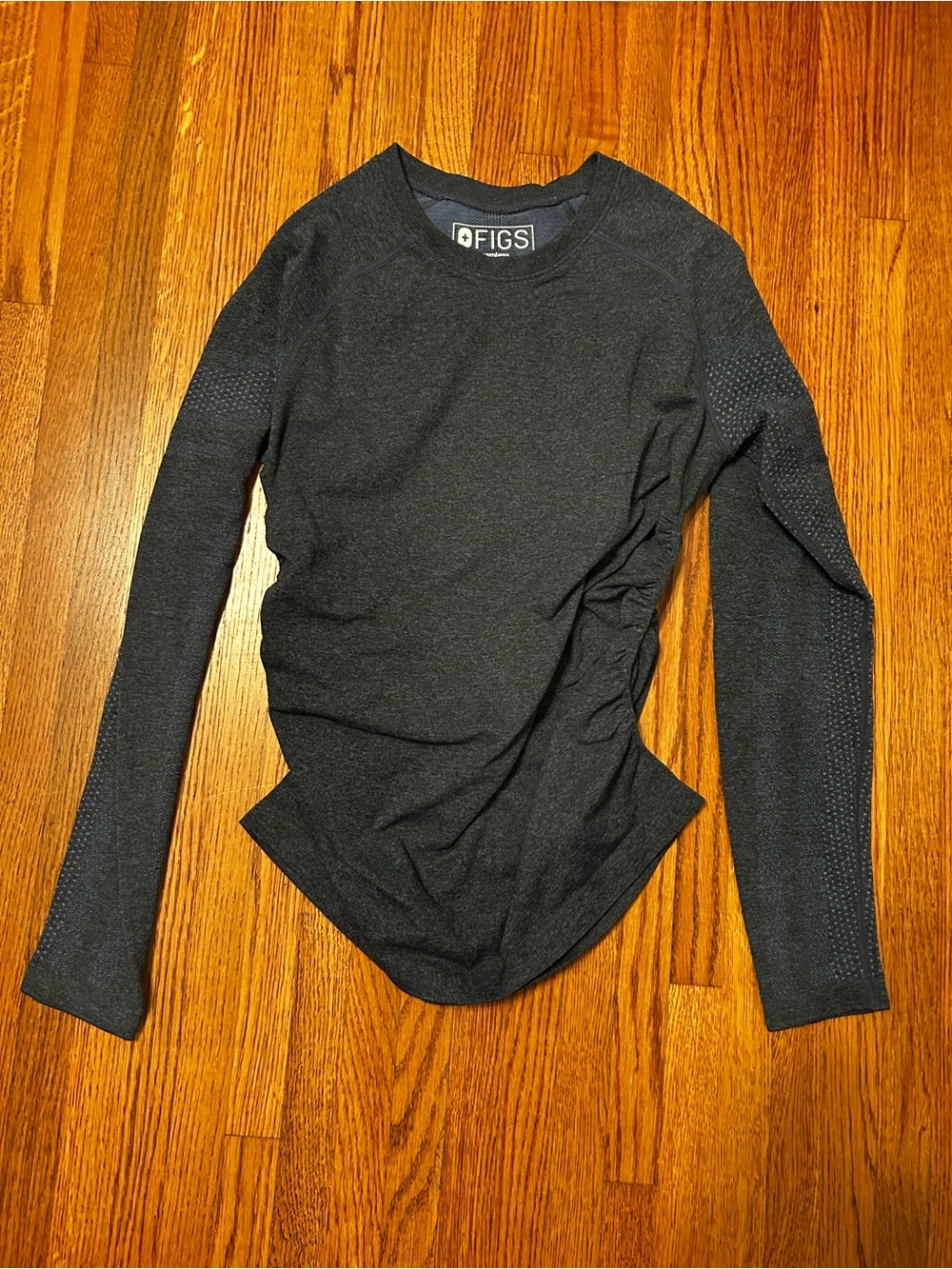Figs scrub shirt size S
